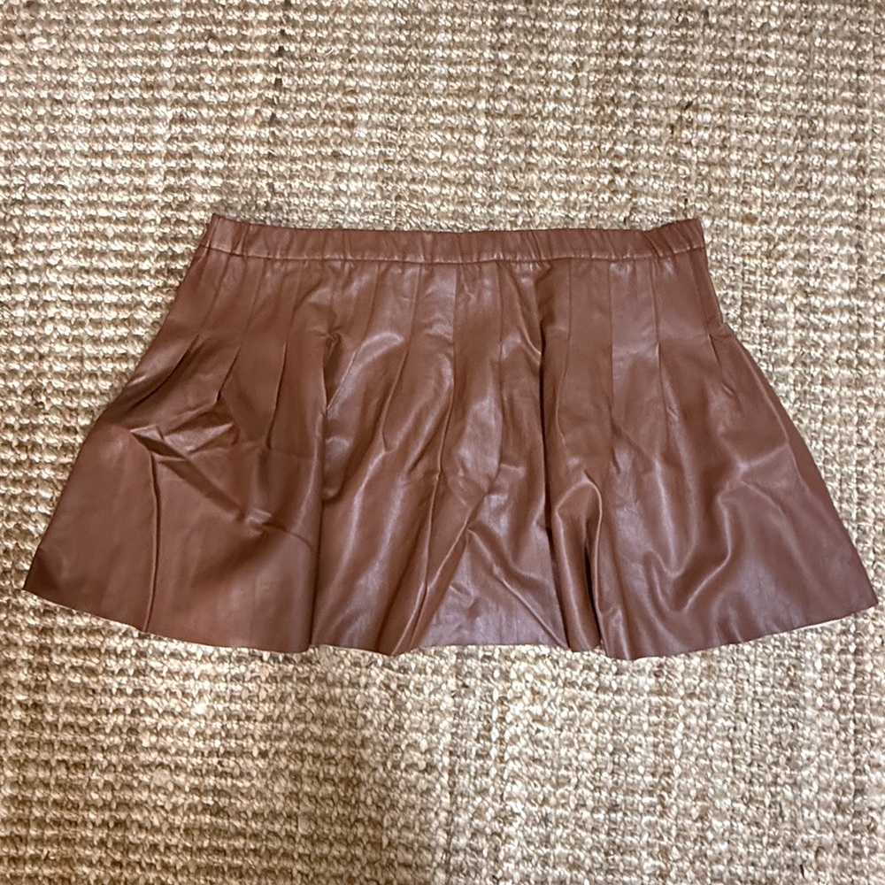 ELOQUII Vegan Faux Leather Pleated Skirt - SZ 24 - Picture 2 of 9
